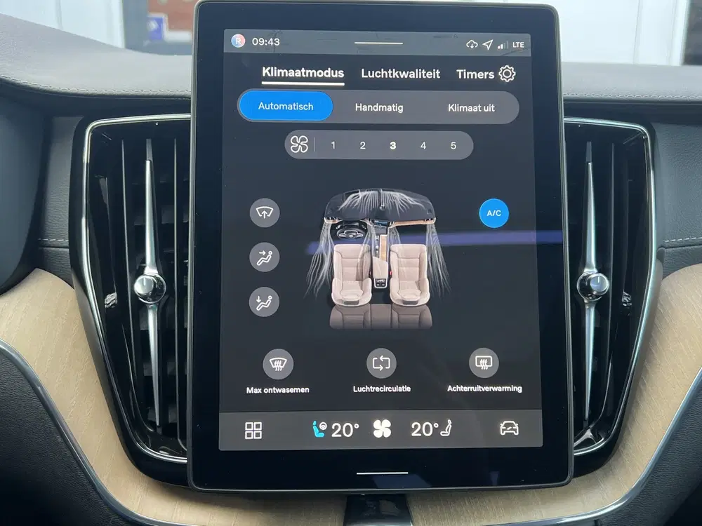 Volvo XC60 2.0 T8 455 pk Plug-In Hybrid AWD Ultra Bri uit 2025, foto 14
