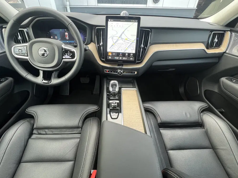 Volvo XC60 2.0 T8 455 pk Plug-In Hybrid AWD Ultra Bri uit 2025, foto 4