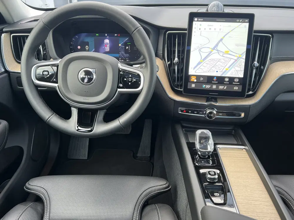 Volvo XC60 2.0 T8 455 pk Plug-In Hybrid AWD Ultra Bri uit 2025, foto 5