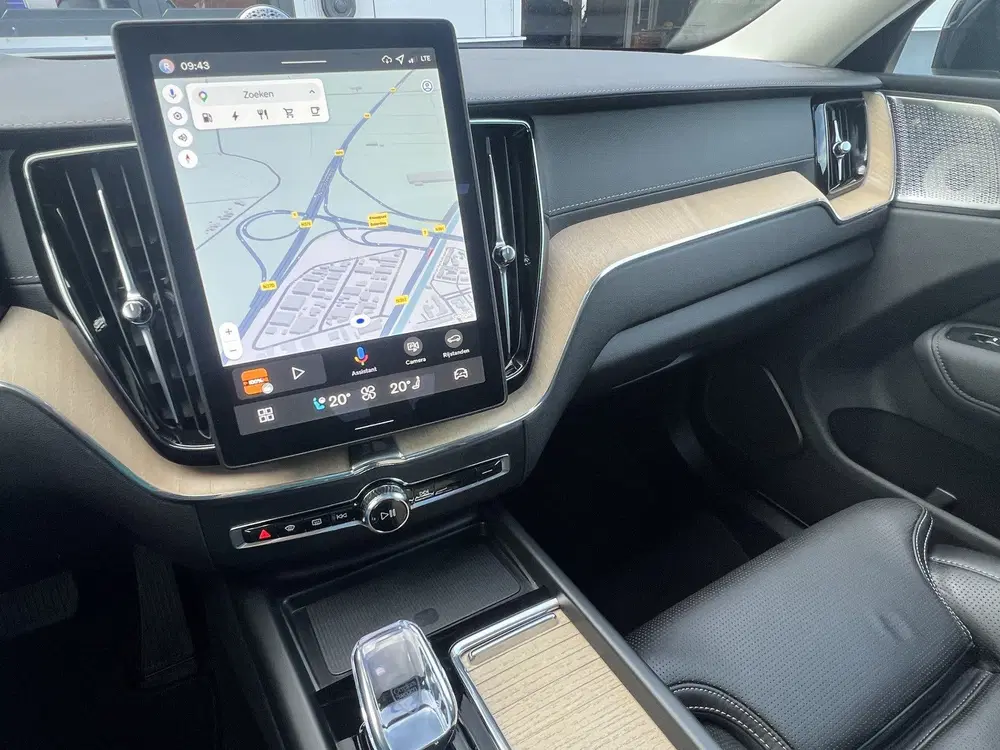 Volvo XC60 2.0 T8 455 pk Plug-In Hybrid AWD Ultra Bri uit 2025, foto 9