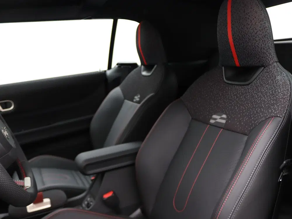 Mini Cabrio Cooper Cabrio C John Cooper Works Trim + P uit 2026, foto 12