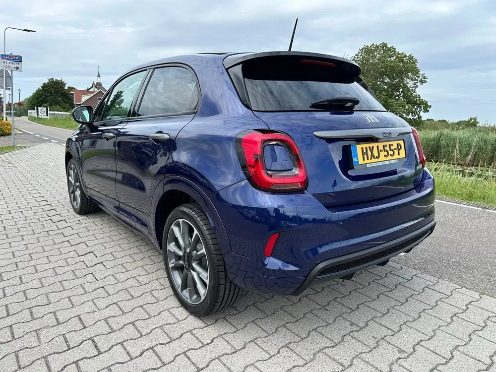 Fiat 500 1.5 Hybrid Sport Cabrio uit 2023, foto 2