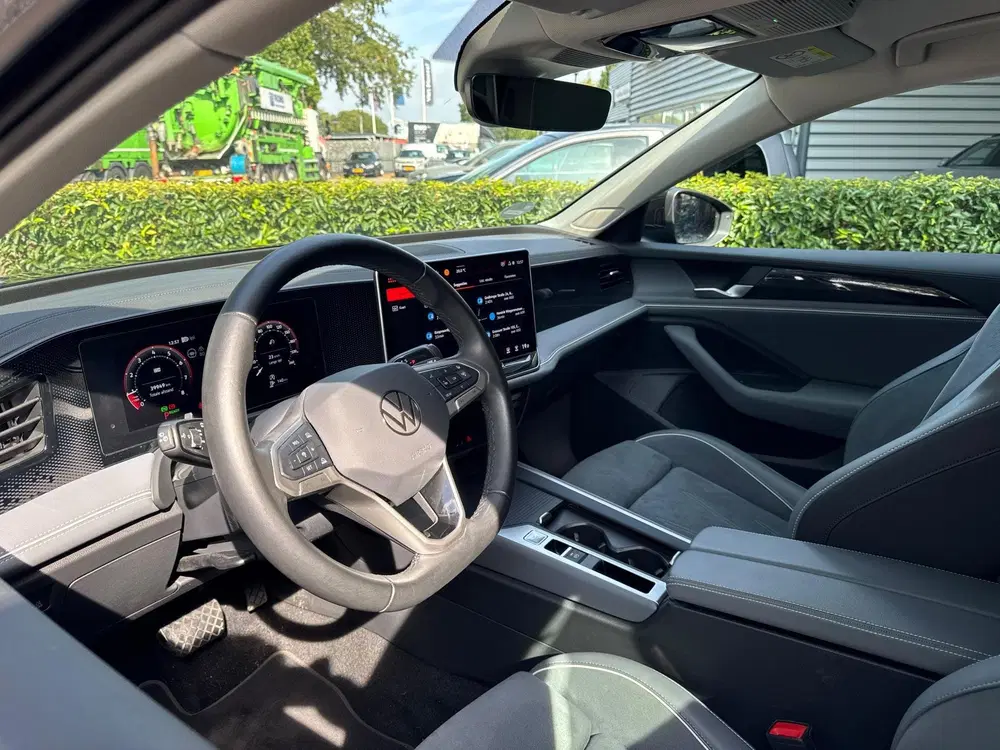 Volkswagen Passat 1.5 eTSI Business uit 2024, foto 10