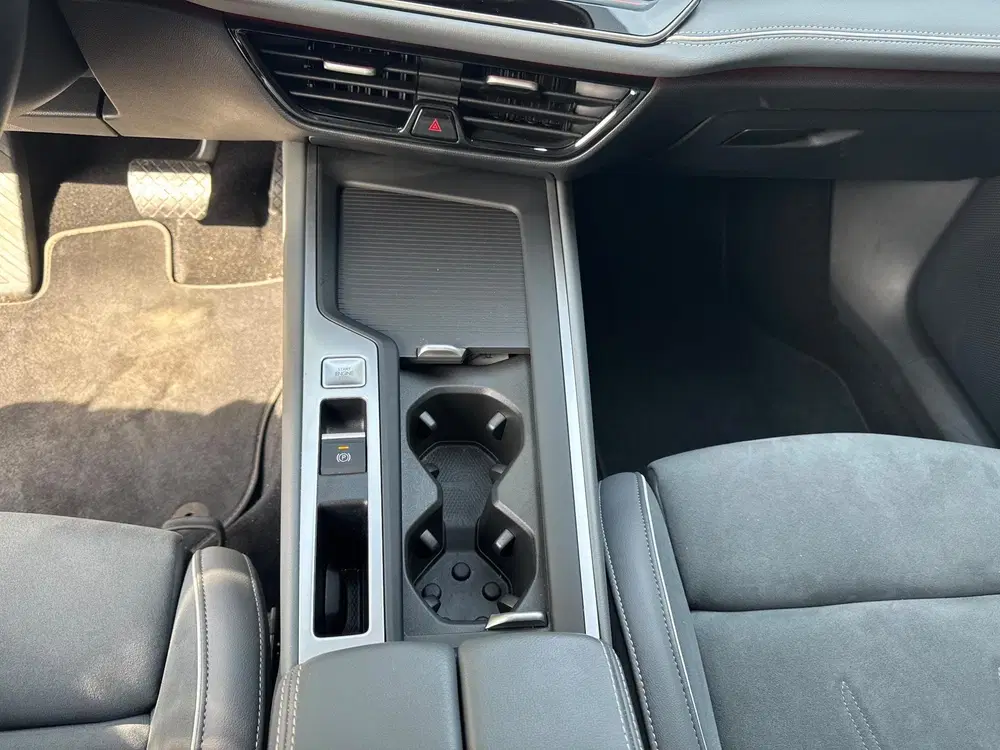 Volkswagen Passat 1.5 eTSI Business uit 2024, foto 7