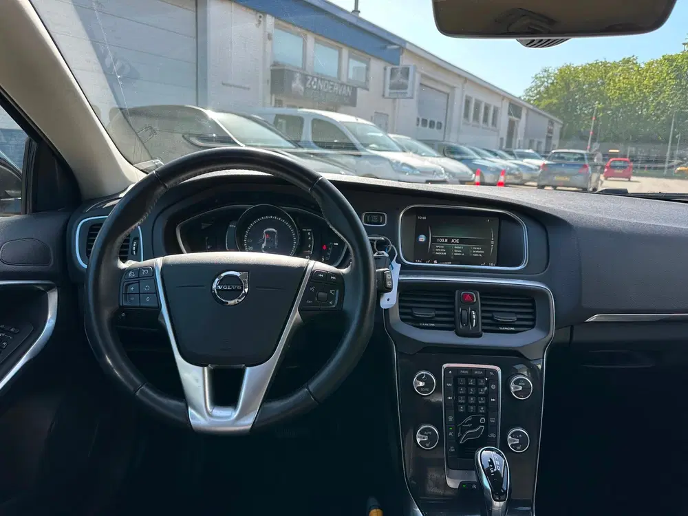 Volvo V40 1.5 T2 Polar+ uit 2019, foto 12