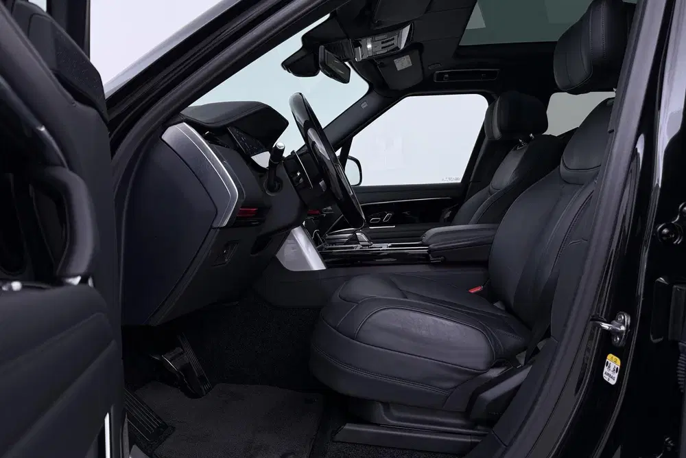 Land Rover Range Rover P550e Autobiography uit 2024, foto 3