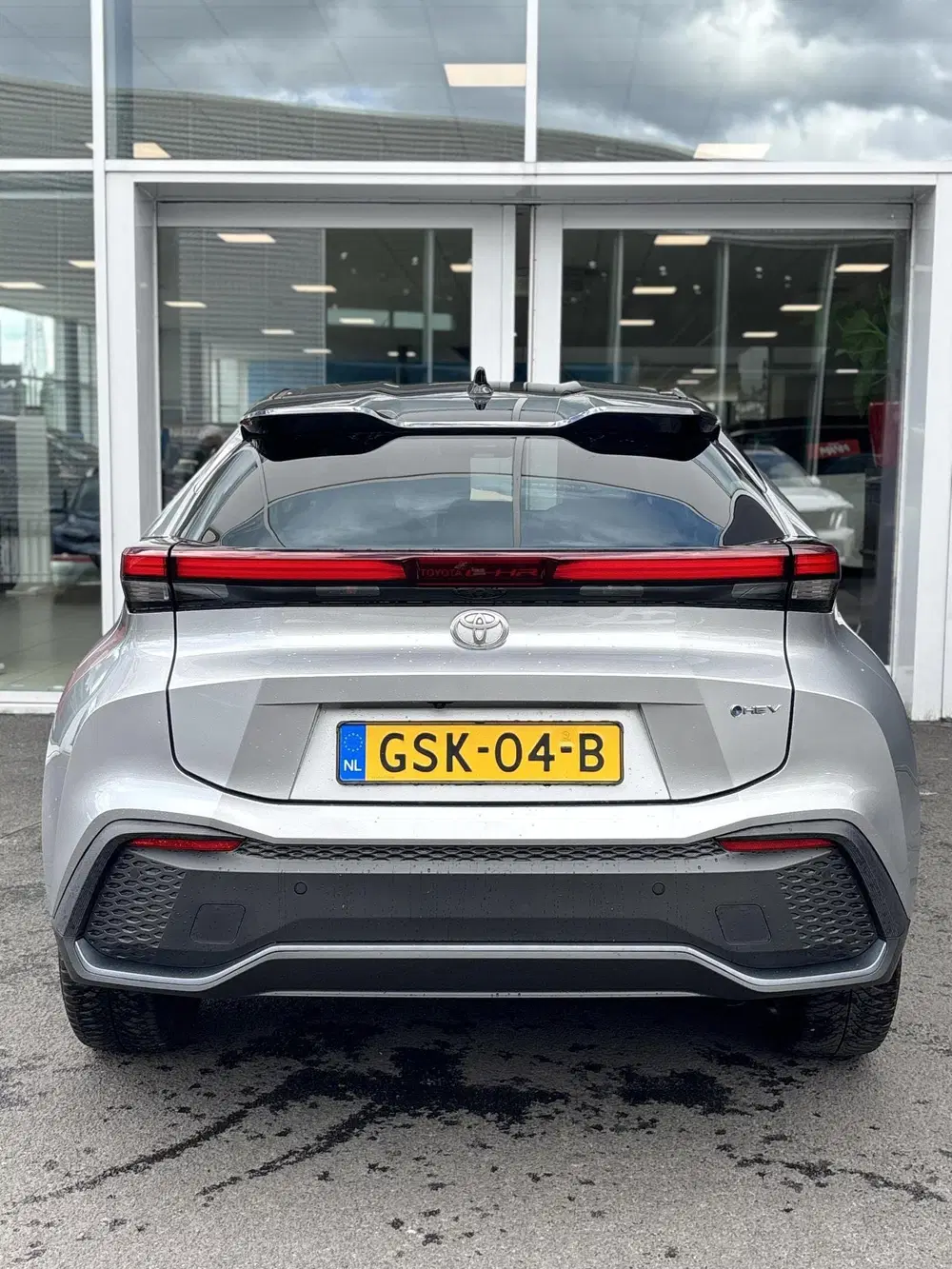 Toyota C-HR 1.8 Hybrid 140 First Edition uit 2024, foto 6