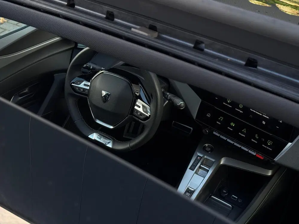 Peugeot 408 1.2 Hybrid GT uit 2024, foto 11
