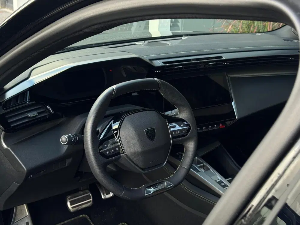 Peugeot 408 1.2 Hybrid GT uit 2024, foto 12