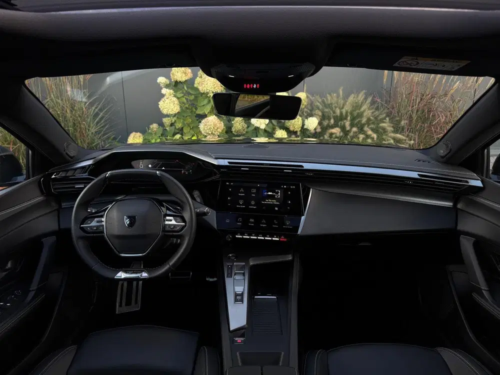 Peugeot 408 1.2 Hybrid GT uit 2024, foto 2