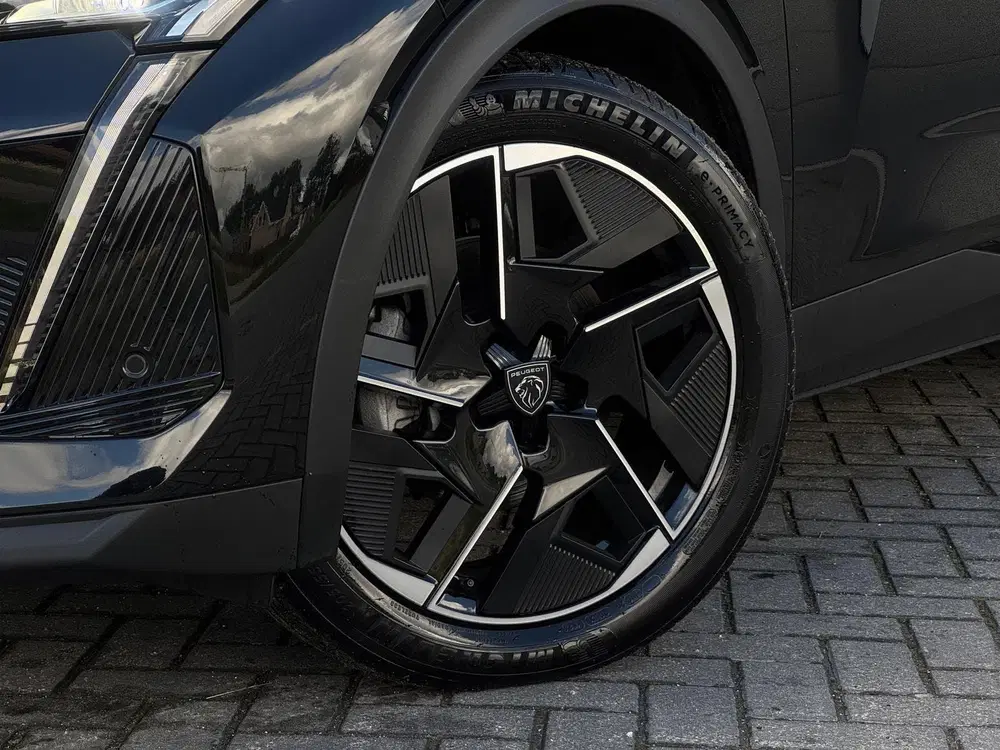 Peugeot 408 1.2 Hybrid GT uit 2024, foto 6
