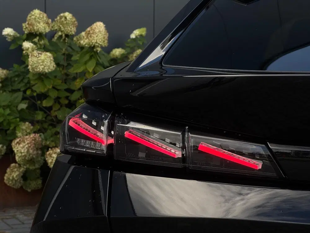 Peugeot 408 1.2 Hybrid GT uit 2024, foto 8