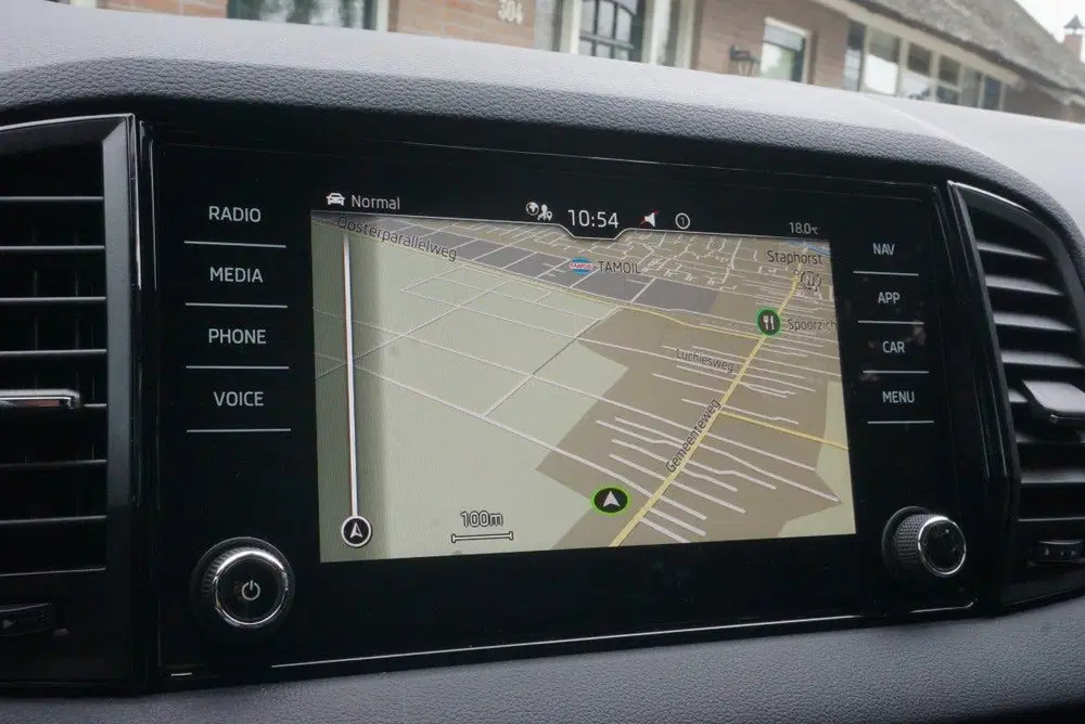 Skoda Karoq 1.5 TSI ACT Sportline Business Camera uit 2022, foto 11