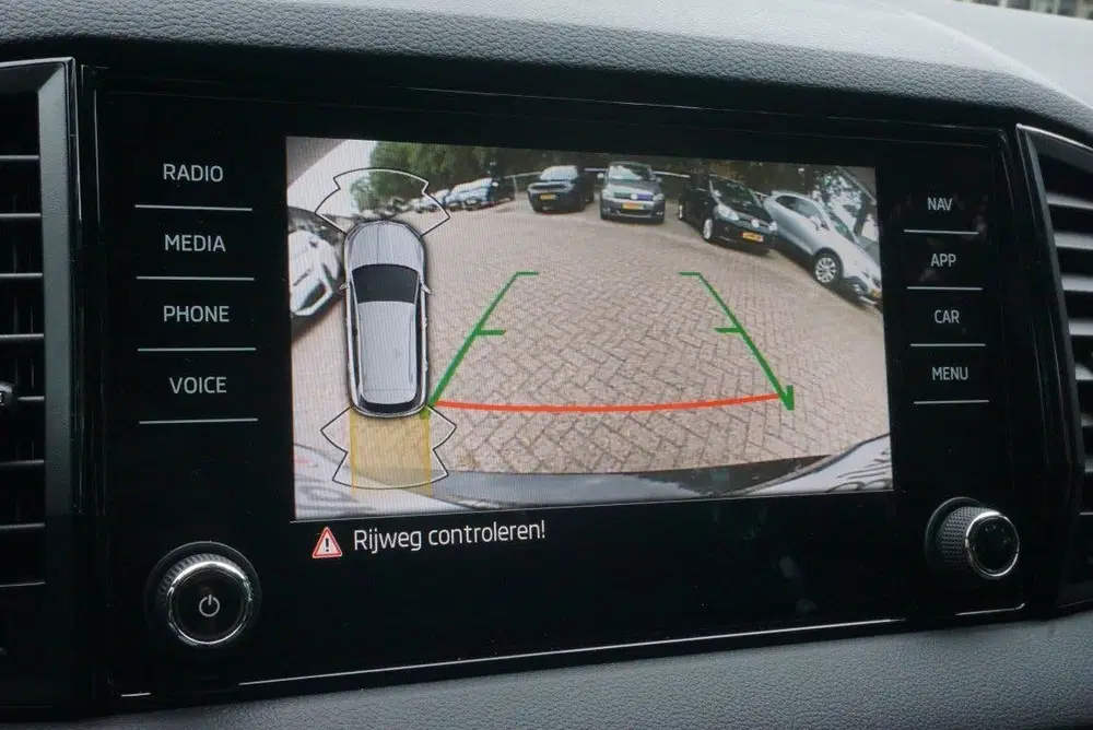 Skoda Karoq 1.5 TSI ACT Sportline Business Camera uit 2022, foto 12