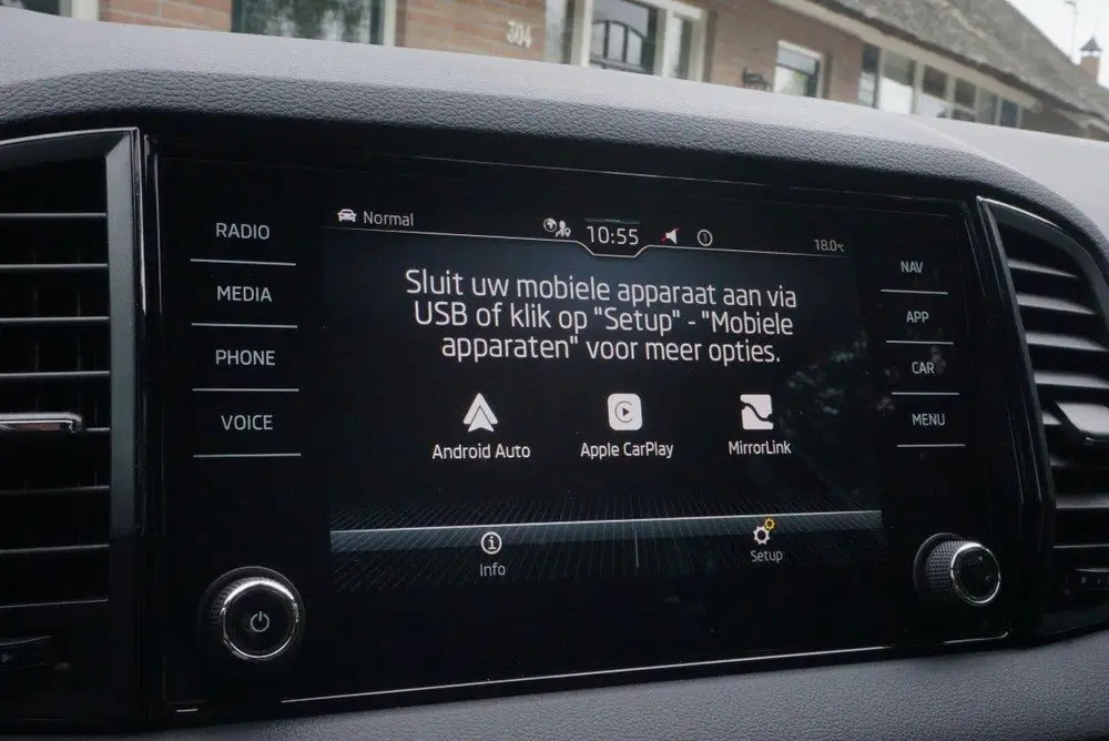 Skoda Karoq 1.5 TSI ACT Sportline Business Camera uit 2022, foto 13
