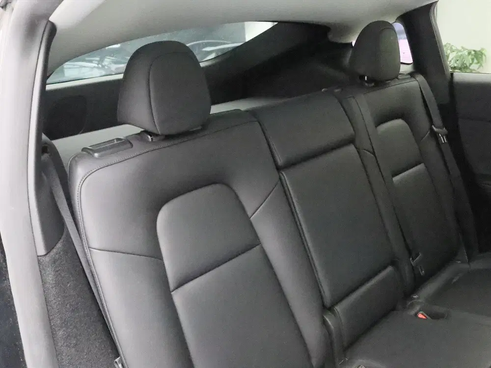 Tesla Model Y Long Range AWD 75kWh 351pk 93.2% SoH [ TRE uit 2023, foto 15