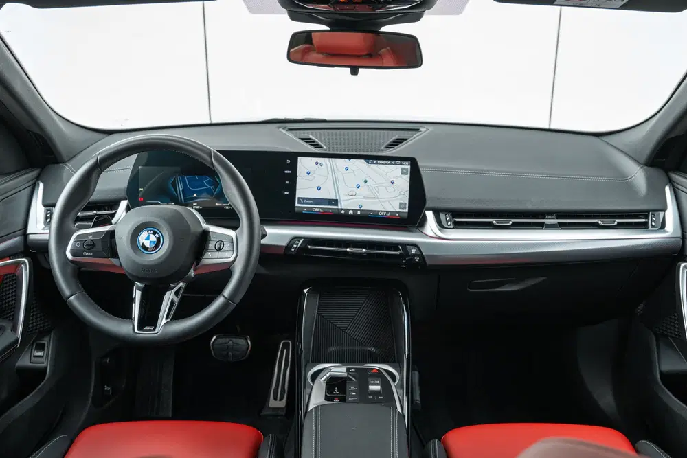 BMW iX2 eDrive20 M Sport uit 2025, foto 3