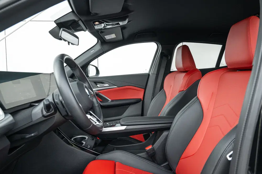 BMW iX2 eDrive20 M Sport uit 2025, foto 4
