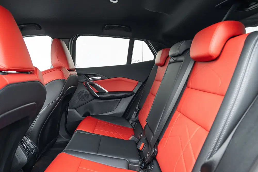 BMW iX2 eDrive20 M Sport uit 2025, foto 5