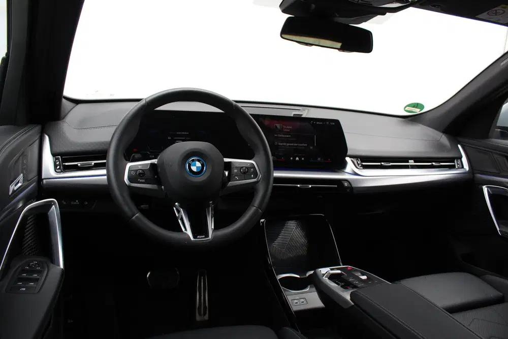 BMW iX2 eDrive20 M Sport uit 2025, foto 12