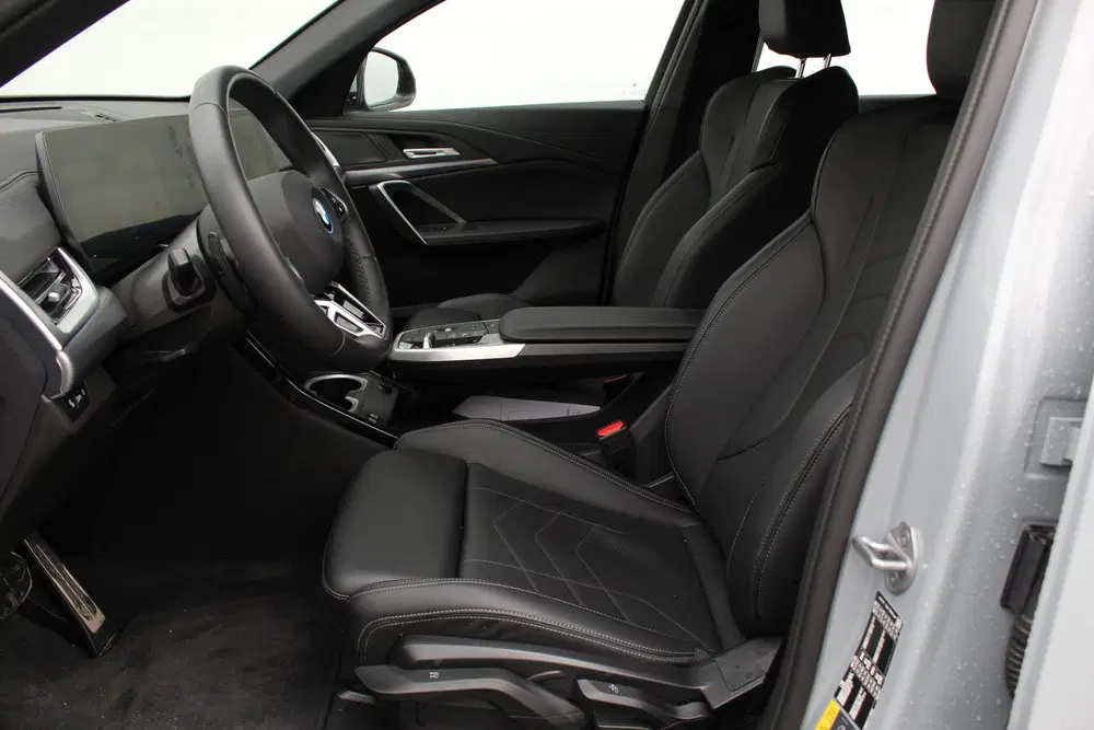 BMW iX2 eDrive20 M Sport uit 2025, foto 7