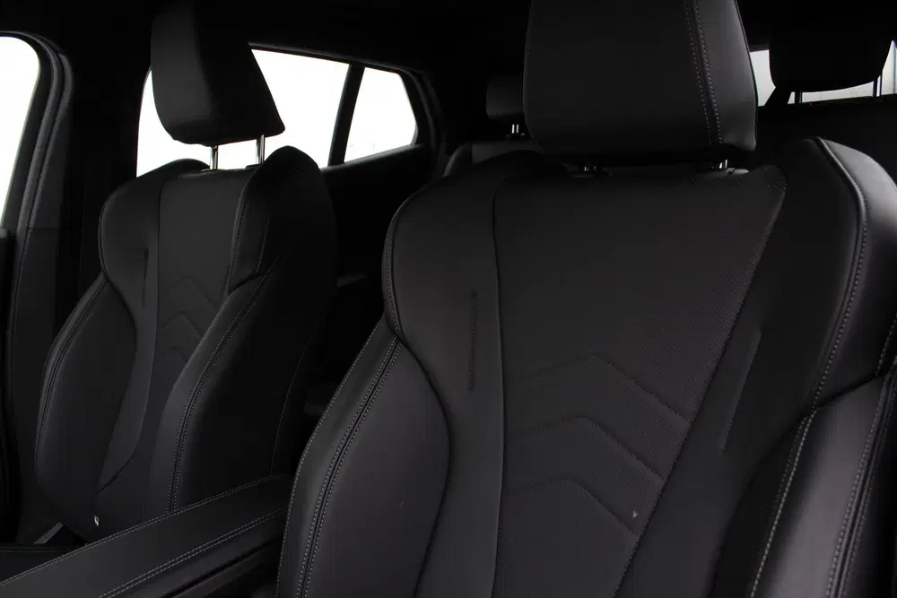 BMW iX2 eDrive20 M Sport uit 2025, foto 9