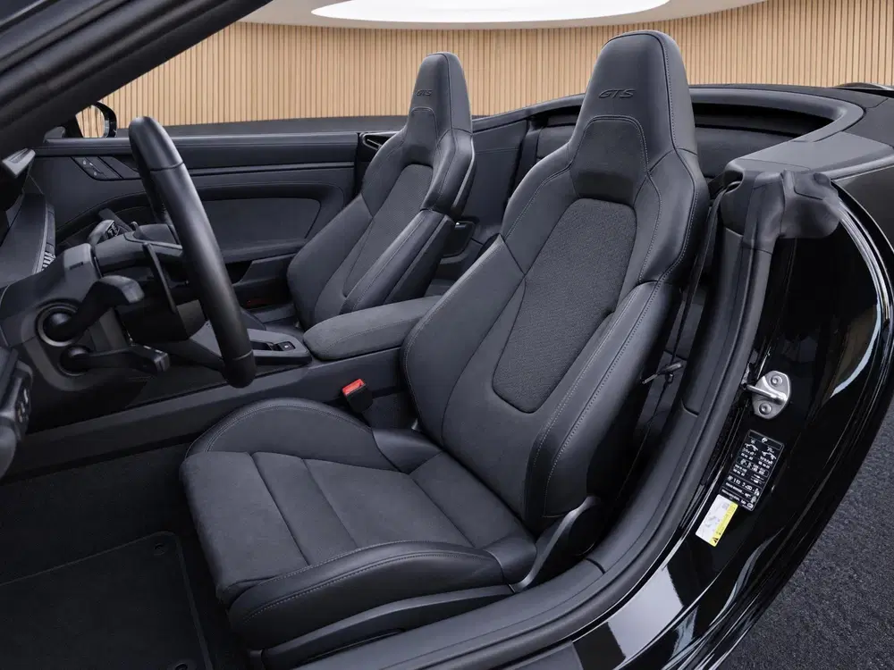 Porsche 911 3.6 T-Hybrid Carrera GTS uit 2026, foto 8