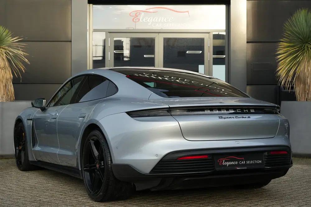 Porsche Taycan Turbo S uit 2020, foto 7
