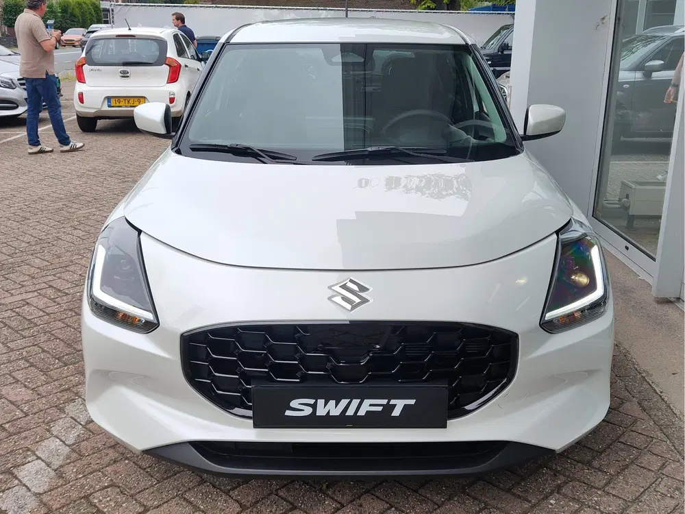 Suzuki Swift 1.2 SELECT SMART HYBRID Direct Leverbaar uit 2026, foto 9