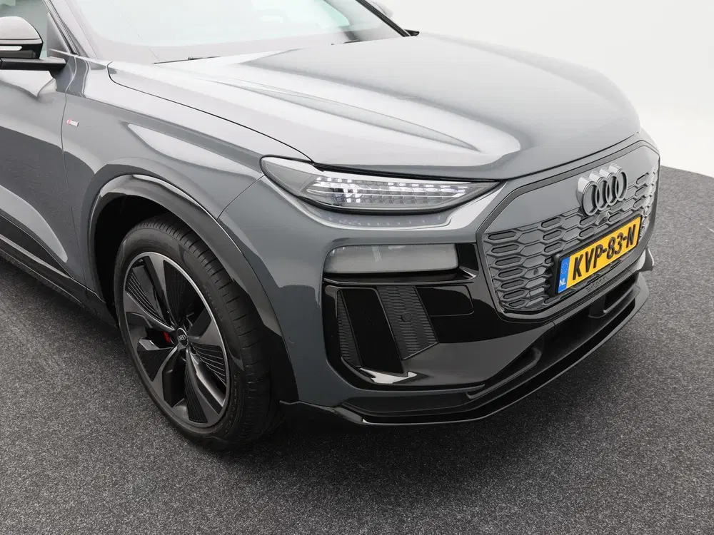 Audi Q6 e-tron S edition performance 100 kWh 306 Pk uit 2025, foto 12