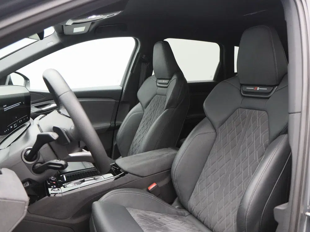 Audi Q6 e-tron S edition performance 100 kWh 306 Pk uit 2025, foto 5