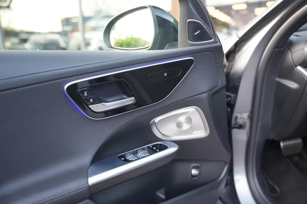 Mercedes-Benz C-Klasse 180 Business Solution AMG Burmester S uit 2025, foto 6