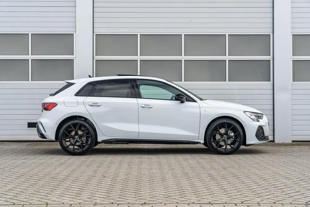 Audi A3 40 TFSI e 204pk S-line edition uit 2025, foto 3