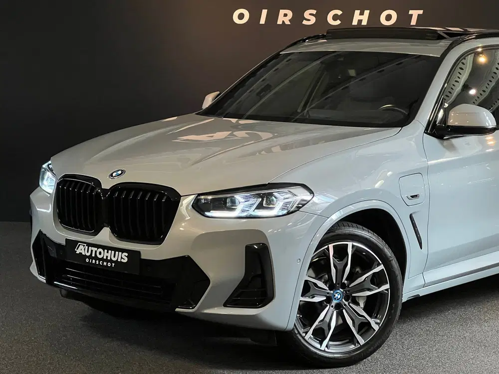 BMW X3 XDrive30e High Executive Edition M Pano uit 2022, foto 3