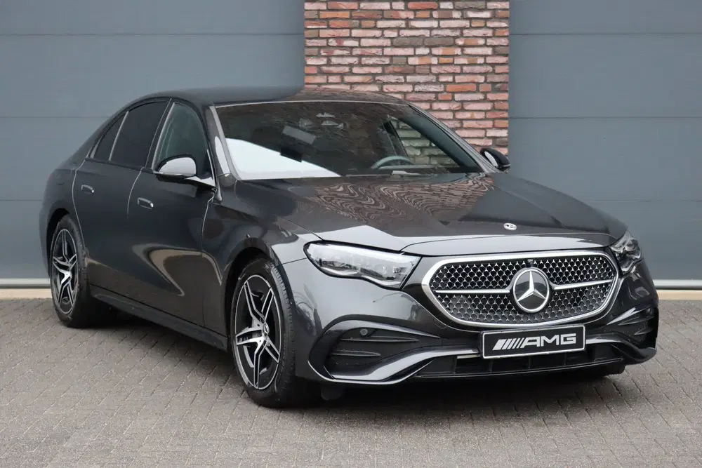 Mercedes-Benz E-Klasse 220 d AMG Line uit 2024, foto 3