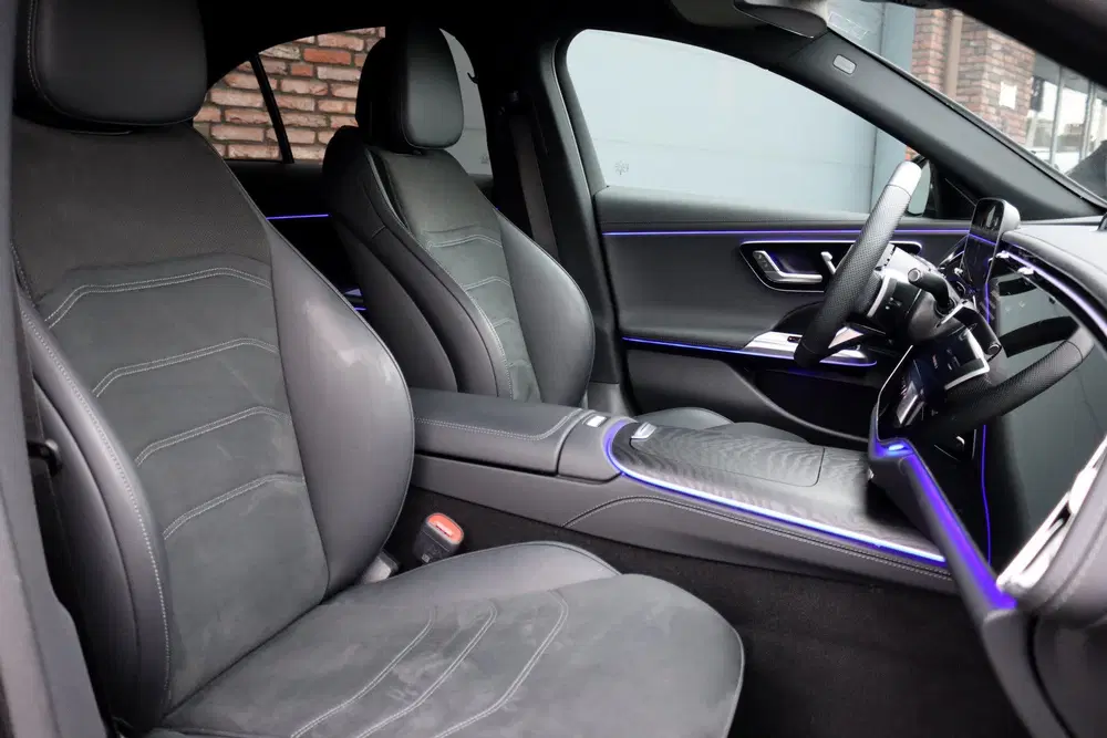 Mercedes-Benz E-Klasse 220 d AMG Line uit 2024, foto 4