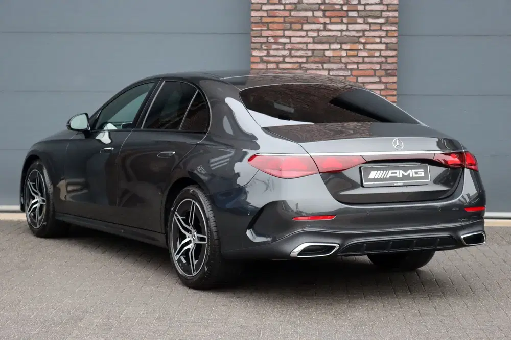 Mercedes-Benz E-Klasse 220 d AMG Line uit 2024, foto 5