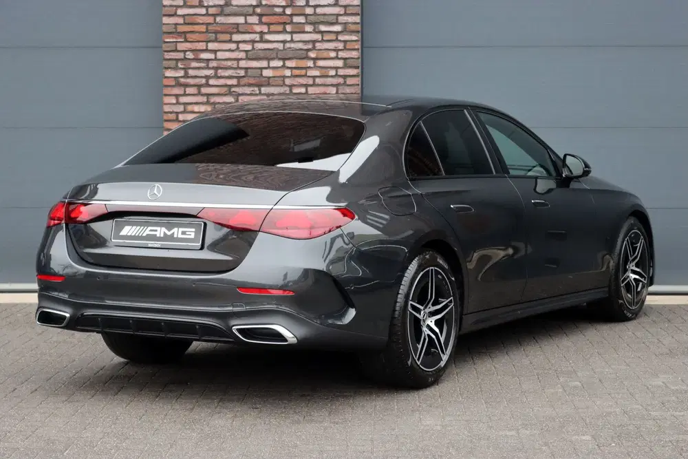 Mercedes-Benz E-Klasse 220 d AMG Line uit 2024, foto 7