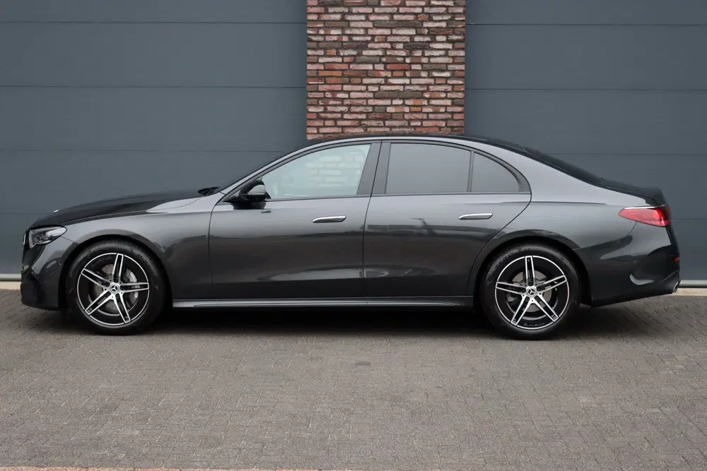 Mercedes-Benz E-Klasse 220 d AMG Line uit 2024, foto 9