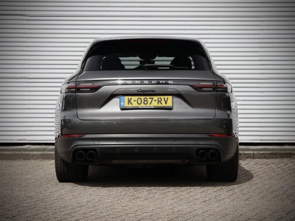 Porsche Cayenne 3.0 E-Hybrid uit 2020, foto 13