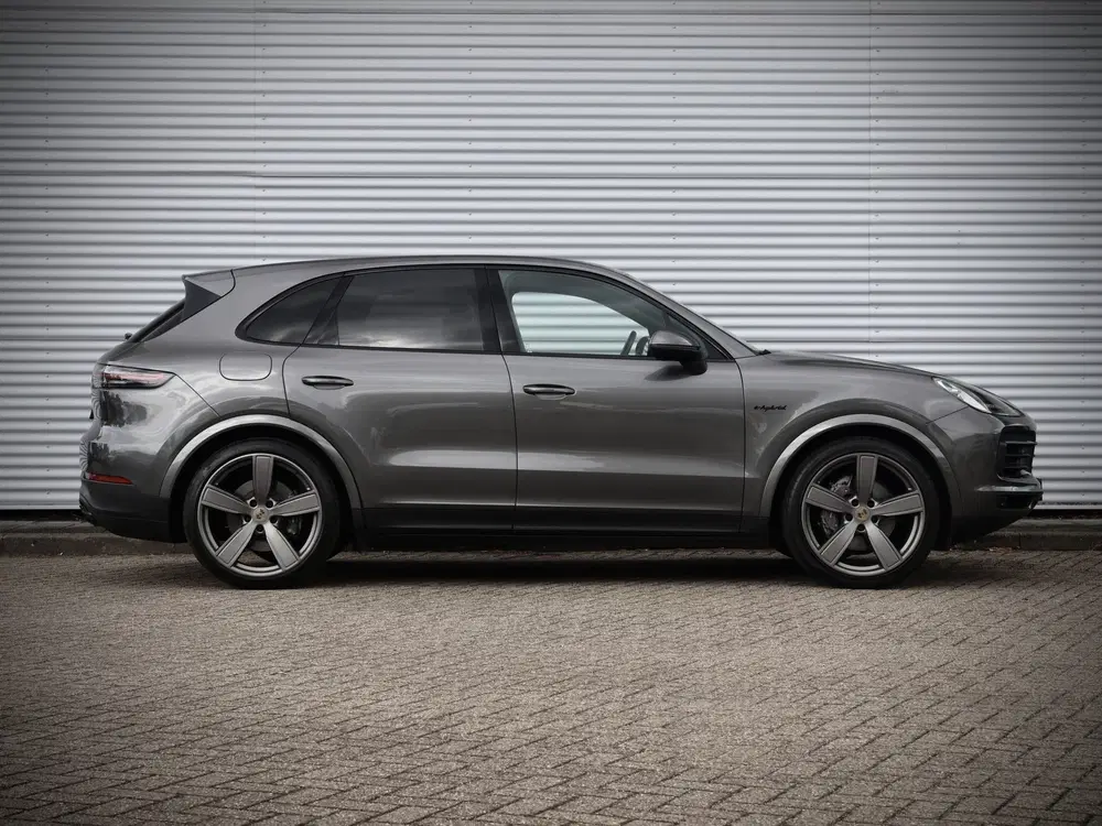 Porsche Cayenne 3.0 E-Hybrid uit 2020, foto 14