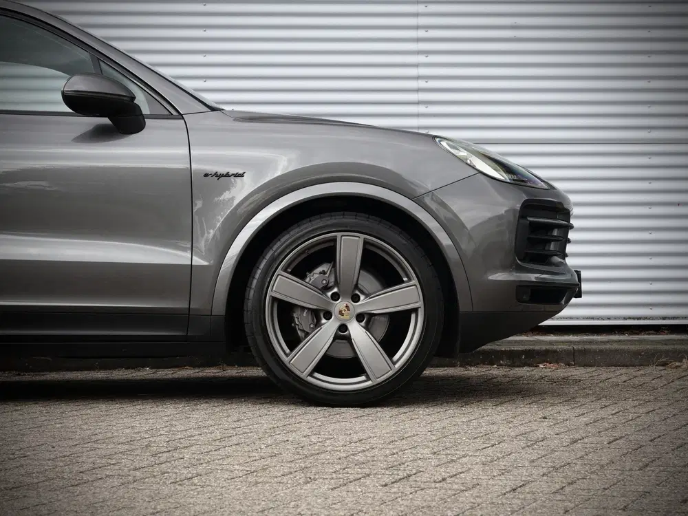 Porsche Cayenne 3.0 E-Hybrid uit 2020, foto 15