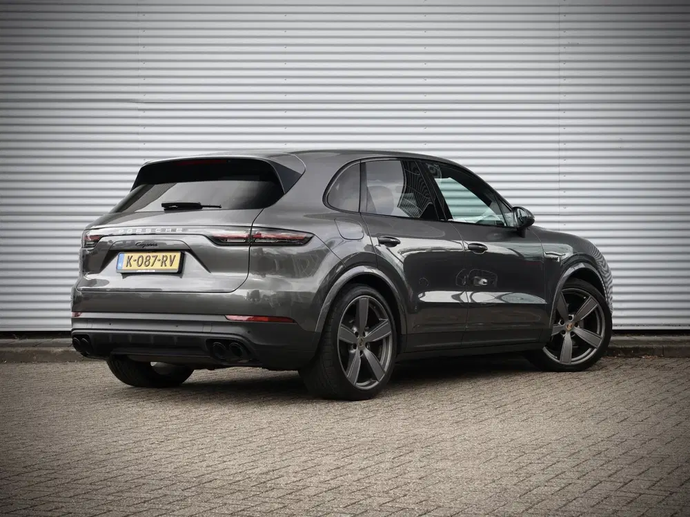 Porsche Cayenne 3.0 E-Hybrid uit 2020, foto 4