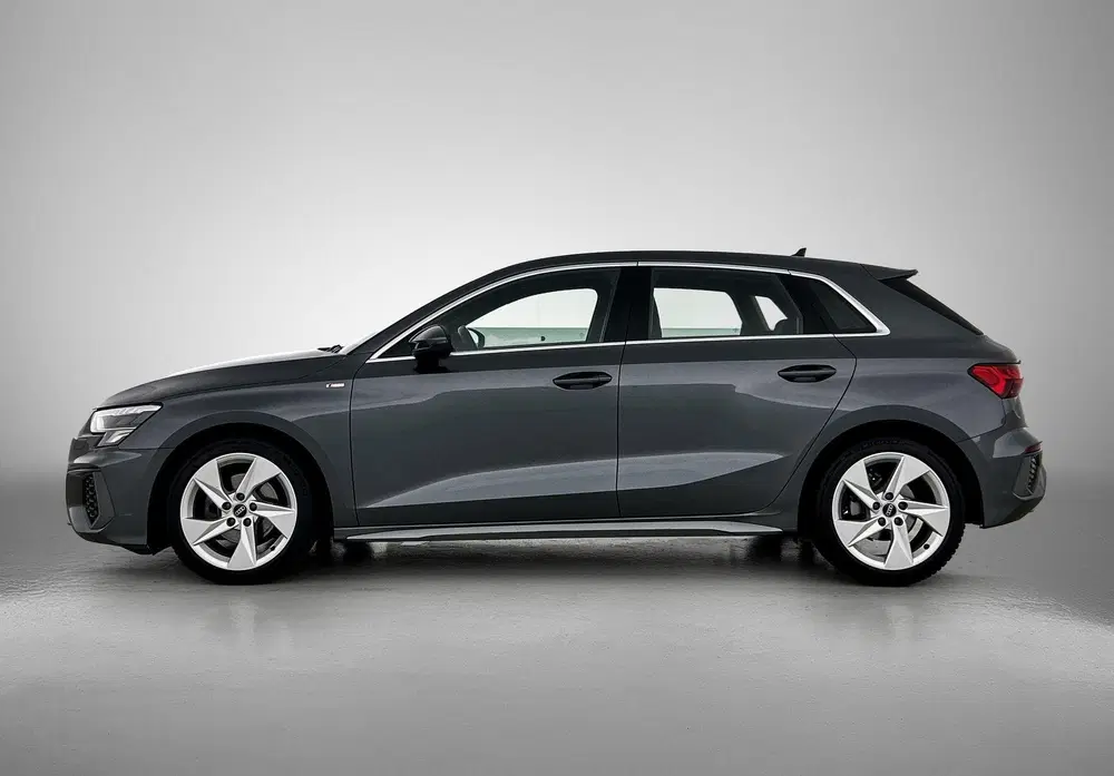 Audi A3 30 TFSI S edition 110 PK uit 2023, foto 3
