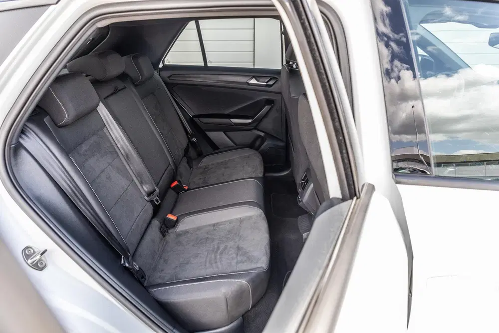 Volkswagen T-Roc 1.5 TSI 150pk DSG R-Line uit 2023, foto 15
