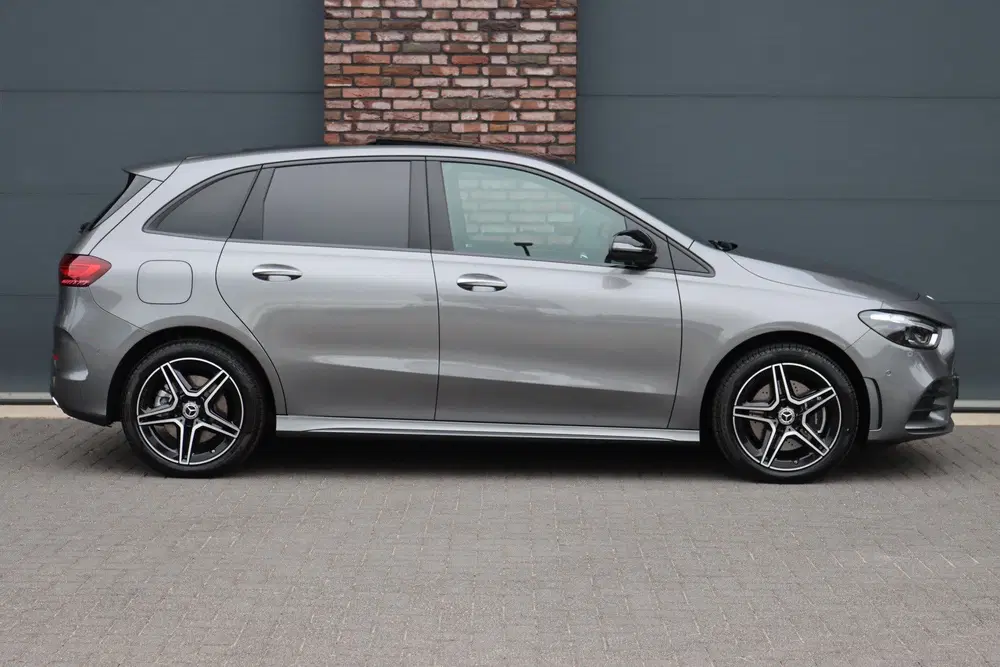 Mercedes-Benz B-Klasse 250 e AMG Line uit 2025, foto 11