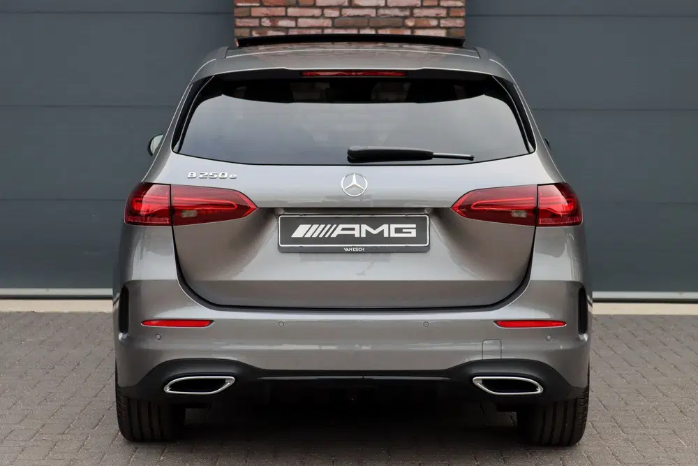Mercedes-Benz B-Klasse 250 e AMG Line uit 2025, foto 15