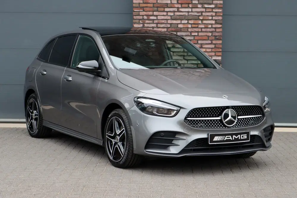 Mercedes-Benz B-Klasse 250 e AMG Line uit 2025, foto 3