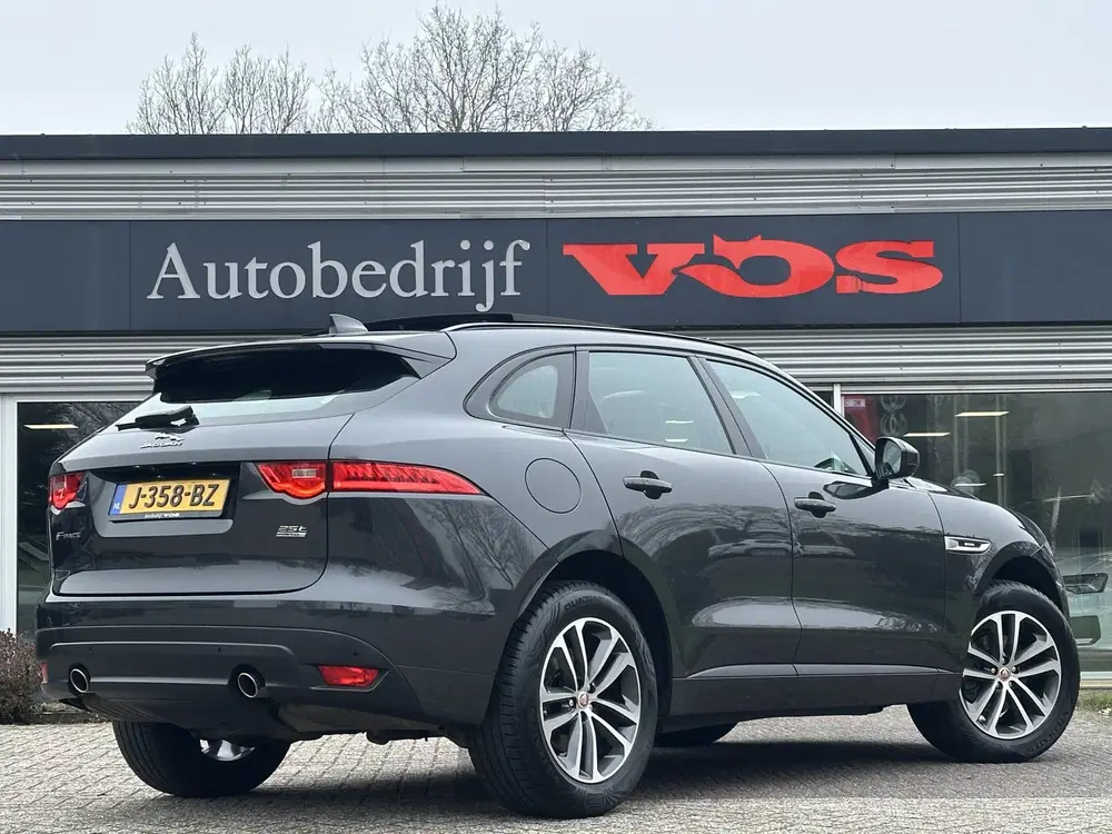 Jaguar F-Pace 2.0t AWD R-Sport uit 2020, foto 9