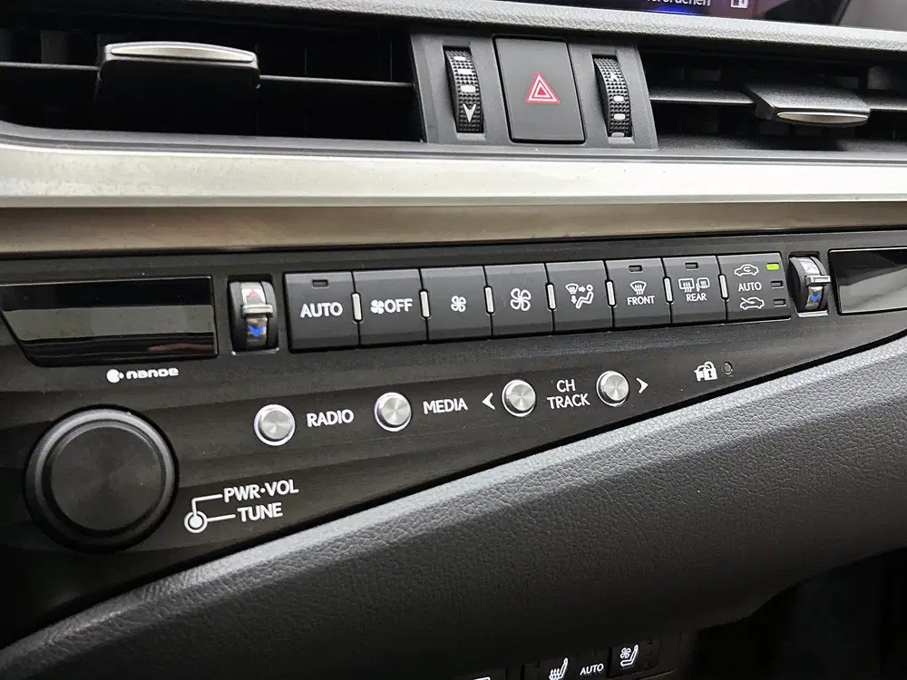 Lexus ES 300h Executive Line uit 2019, foto 13